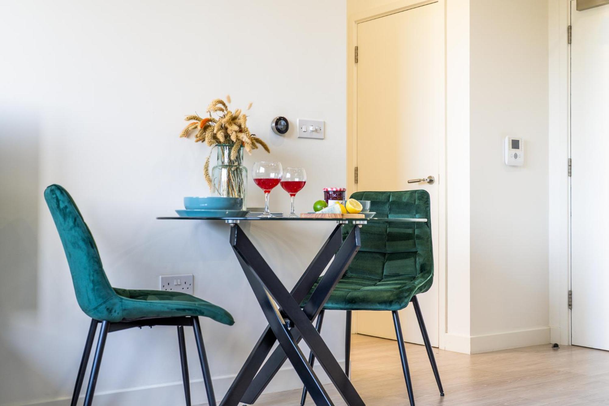 Luxury 1 Bedroom Serviced Apartment With Roof Terrace & Gym 斯蒂夫尼奇 外观 照片