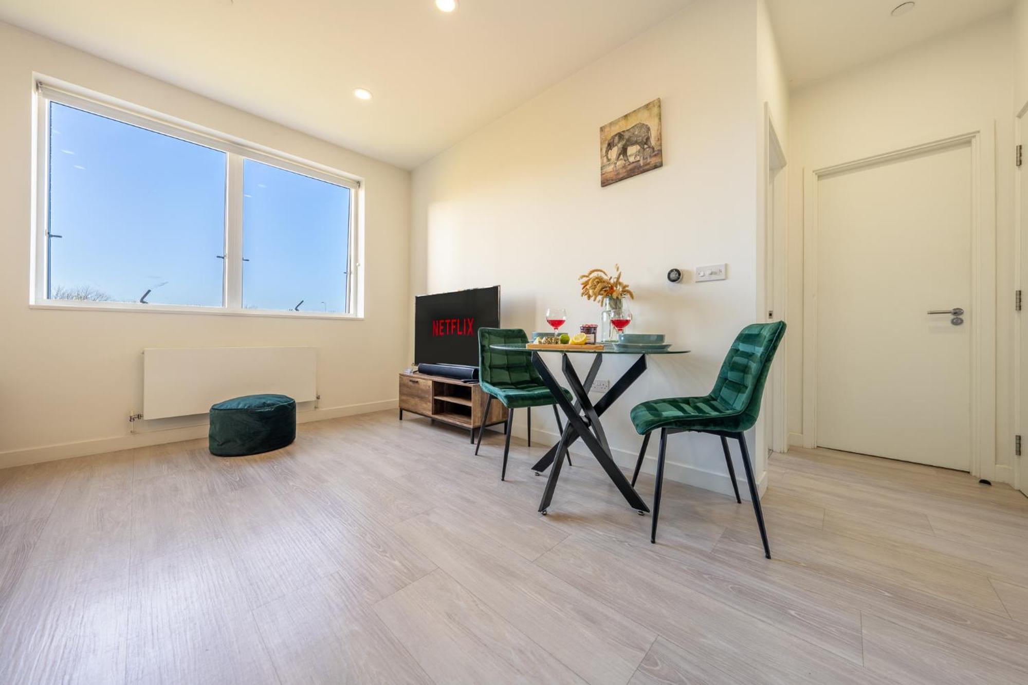 Luxury 1 Bedroom Serviced Apartment With Roof Terrace & Gym 斯蒂夫尼奇 外观 照片