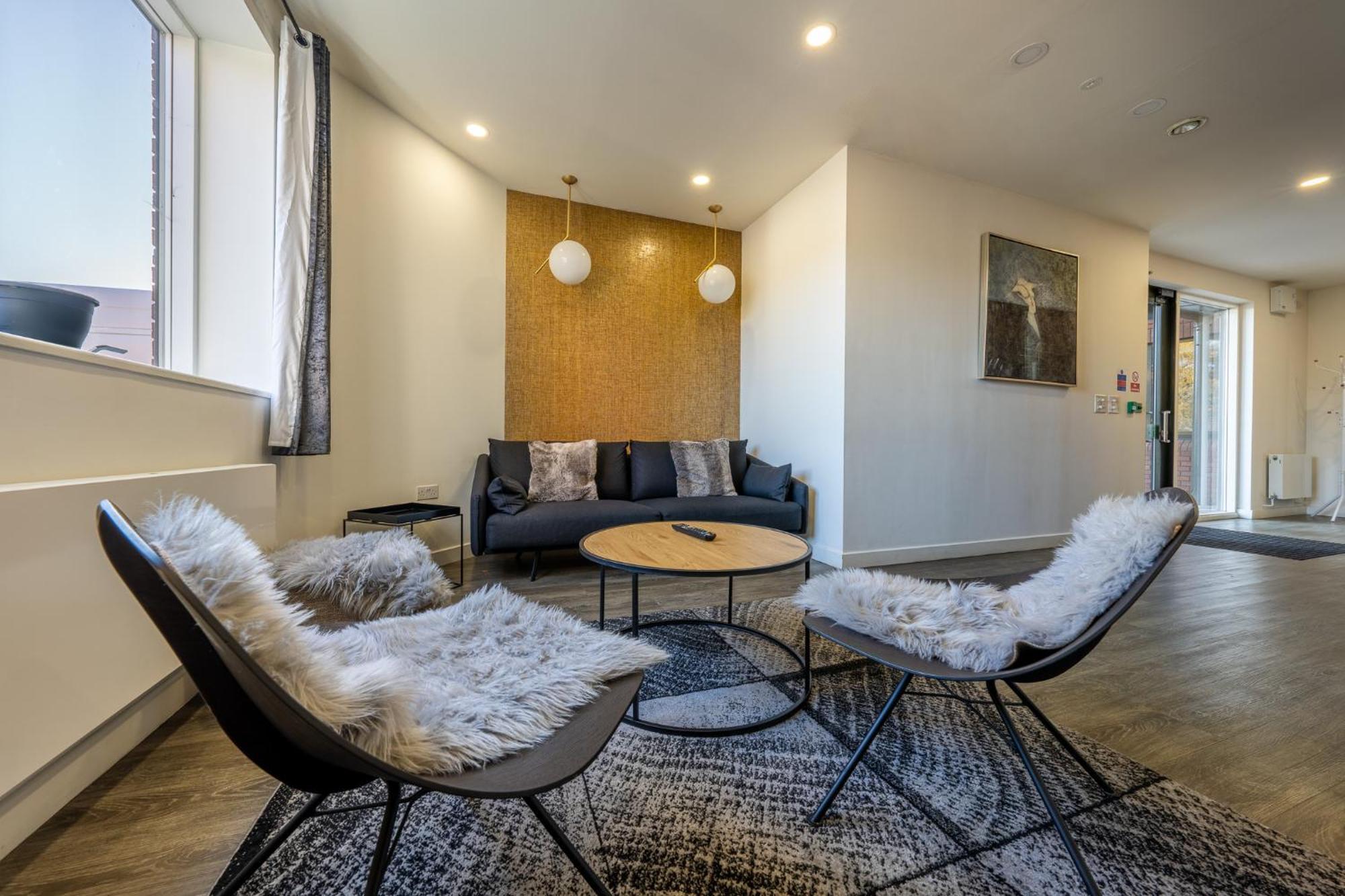 Luxury 1 Bedroom Serviced Apartment With Roof Terrace & Gym 斯蒂夫尼奇 外观 照片
