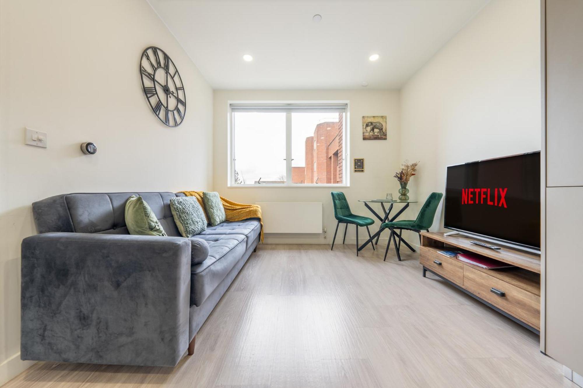 Luxury 1 Bedroom Serviced Apartment With Roof Terrace & Gym 斯蒂夫尼奇 外观 照片