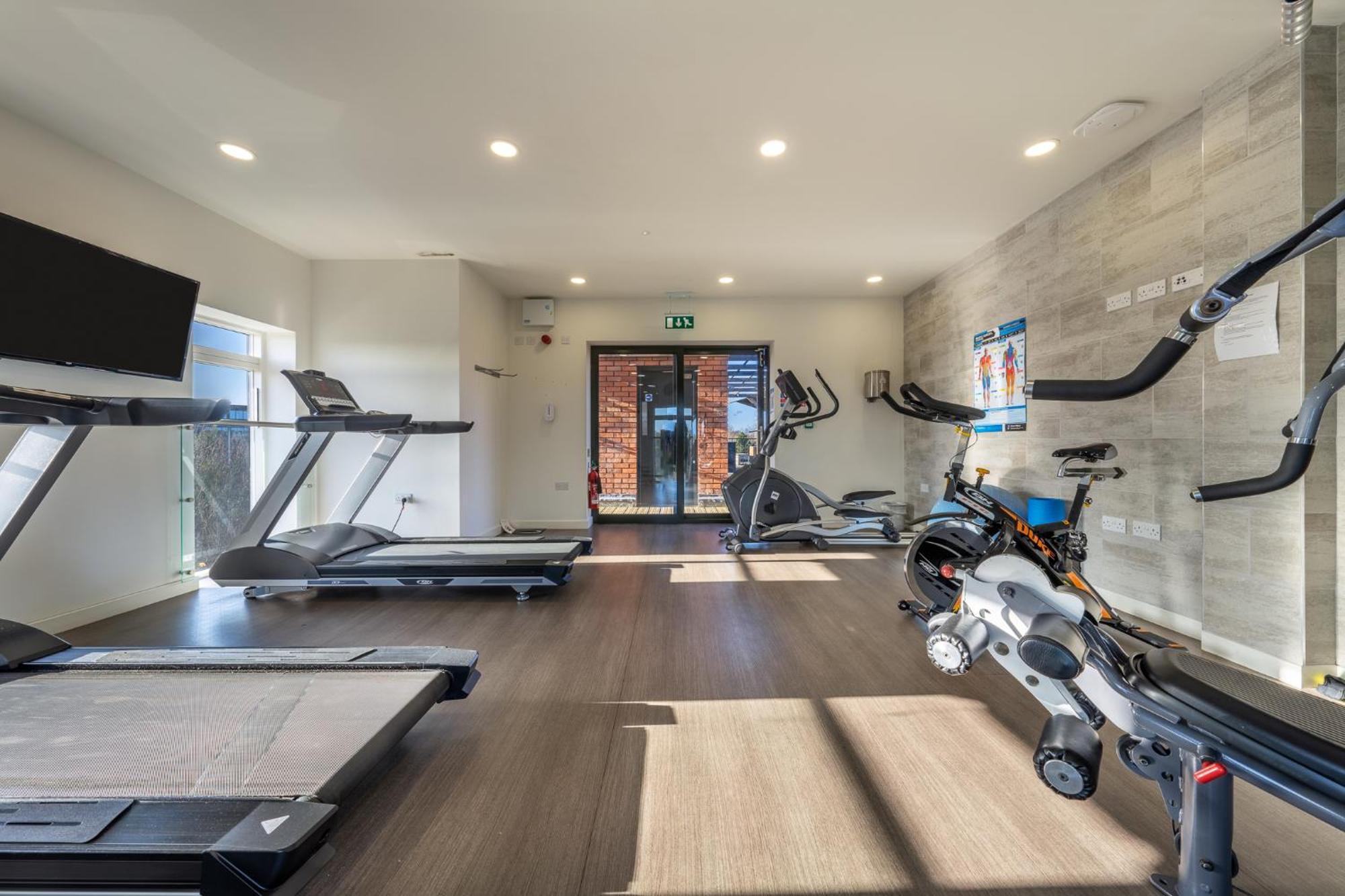 Luxury 1 Bedroom Serviced Apartment With Roof Terrace & Gym 斯蒂夫尼奇 外观 照片